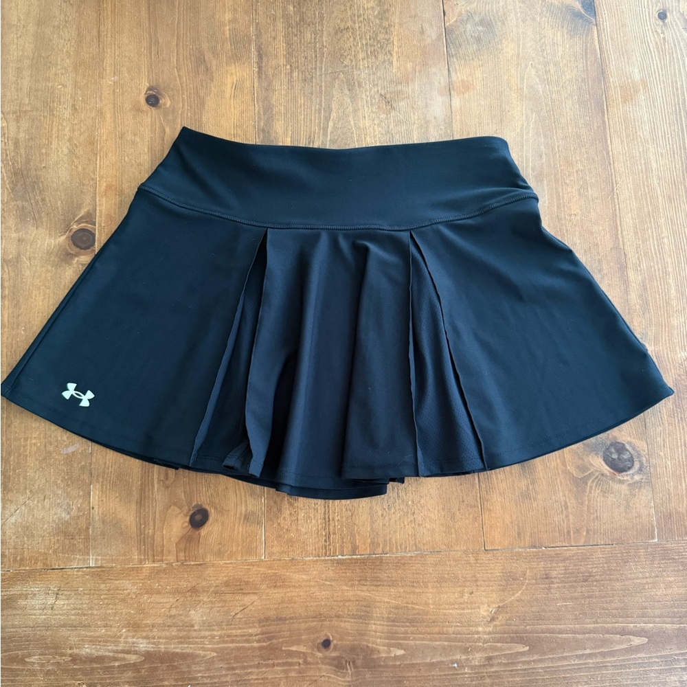 Under Armour Women’s Black Pleated Athletic Skort with Logo